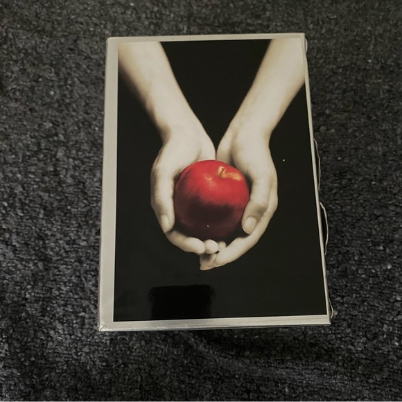 The Complete Twilight Hardcover Collection with extra book. - Picture 6 of 6